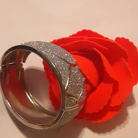 Source Unknown Jewelry - Color silver with beautiful sparkle bracelet